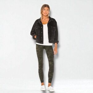 Spanx Look At Me Now Seamless Legging in Green & Black Camo Size: S